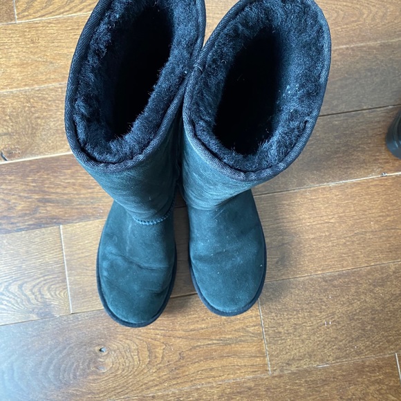 SALE Great Condition Tall Black Ugg’s - Picture 4 of 6